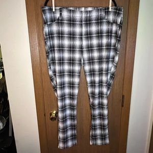 LIKE NEW Faded Glory black & white plaid pants, 3X